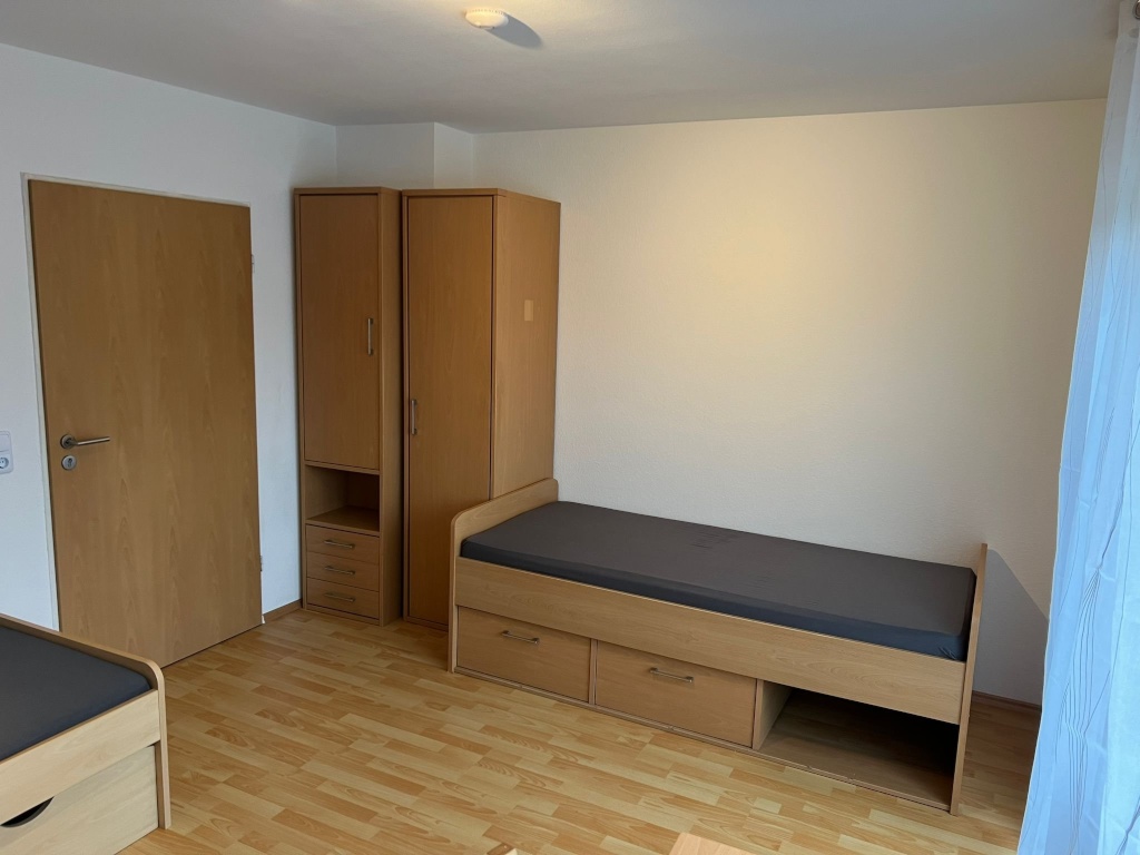 Habitación en WG J/ /Allach Wilhelm-Zwölfer-Str. 23 - Balkon-Suite 4