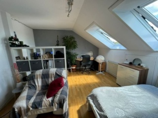 Anzeigenbild: Nettes, großzügiges WG-Zimmer in Nürtingen-Reudern zu vermieten- Ruhige, angenehme Lage und Mitbewohner! In Nebenkosten ist alles drin, keine zusätzlichen Kosten!