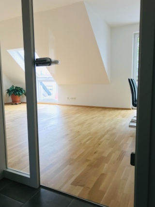 Anzeigenbild: 2 ZKB 80 m2 Dachterrasse