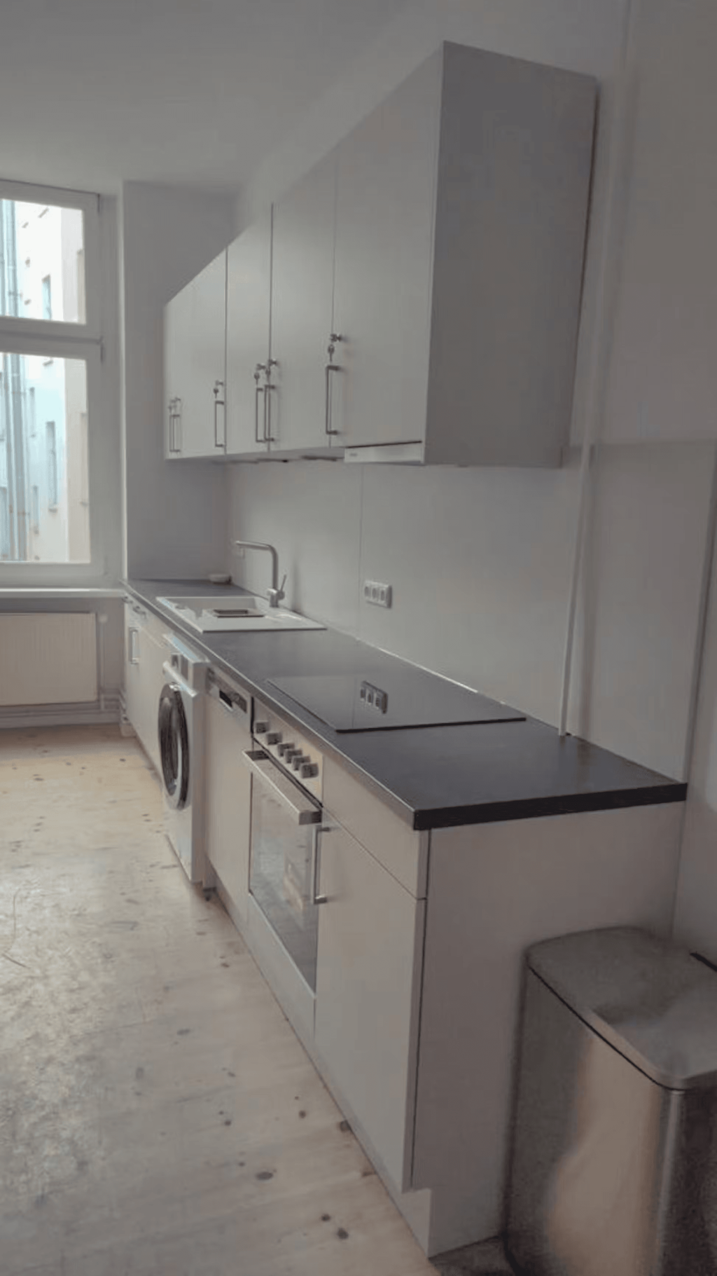 URBANELITE.COM // Keine Kaution! (keine Absicherung) // Mitten im exklusiven Berliner Bezirk Berlin Friedrichshain! // All inklusive möblierte Luxus Zimmer in der Nähe von Alexanderplatz!!
URBANELITE.COM // No deposit! (no Kaution) // In the middle of the exclusive Berlin district Berlin Friedrichshain! // All inclusive furnished luxury room close to Alexanderplatz!! – Foto 5