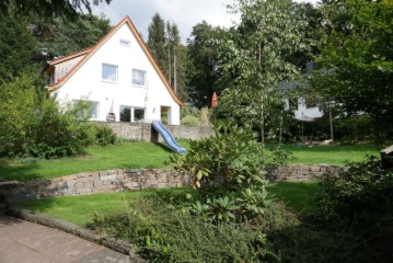 Ad image: Zwischenmiete: Stilvolles, saniertes Einfamilienhaus mit großem Garten – Ideal für Familien