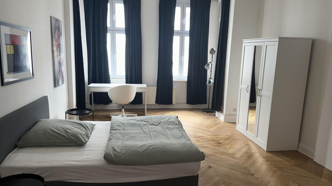 URBANELITE.COM // Keine Kaution! (keine Absicherung) // Mitten im exklusiven Berliner Bezirk Berlin Friedrichshain! // All inklusive möblierte Luxus Zimmer in der Nähe von Alexanderplatz!!
URBANELITE.COM // No deposit! (no Kaution) // In the middle of the exclusive Berlin district Berlin Friedrichshain! // All inclusive furnished luxury room close to Alexanderplatz!!