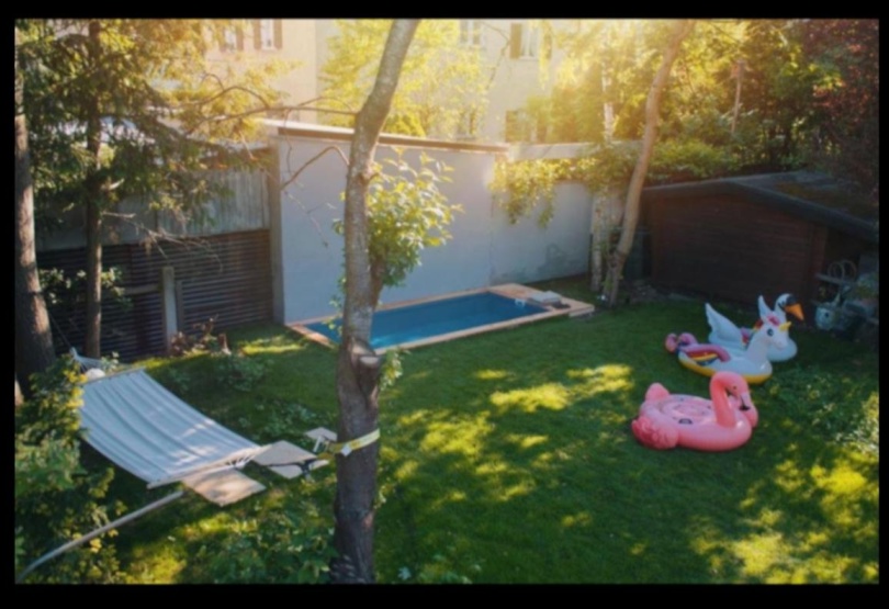 WG Zimmer mit Balkon, Garten & Pool in 8er WG House in MünchenPasing