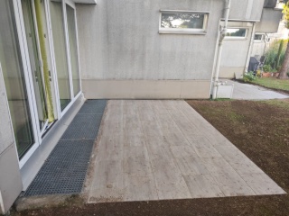 Imagen del anuncio: 1 Zimmer mit Terrasse im großzügigen und sonnigen Haus-im-Haus