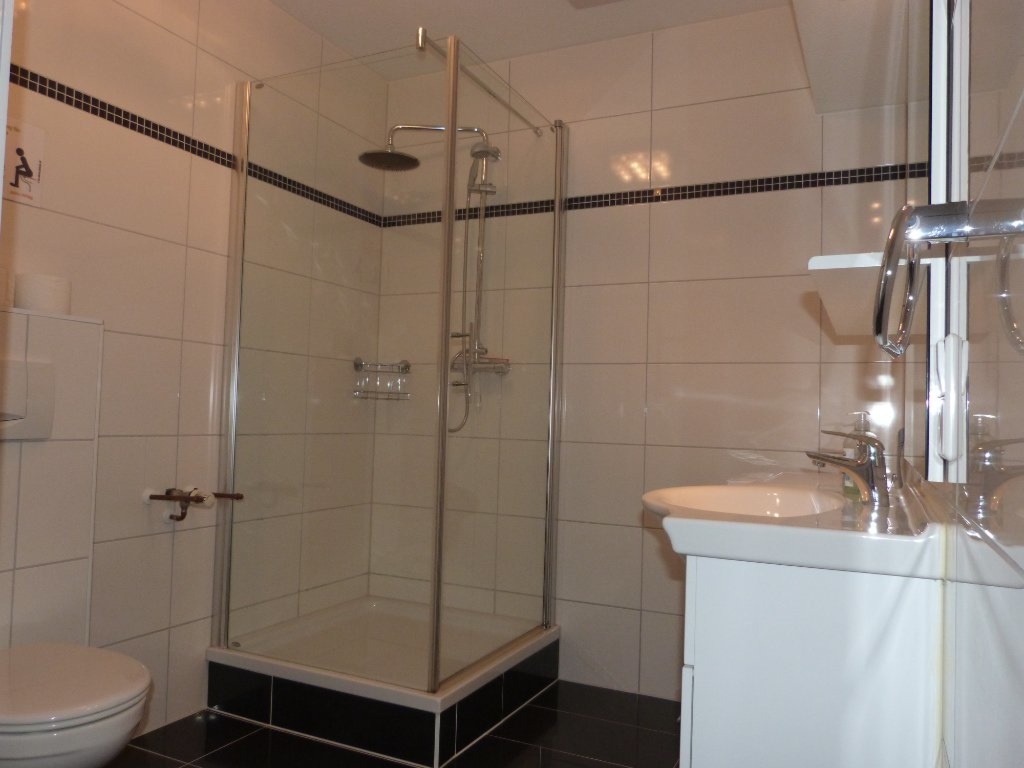 Habitación en WG Sankt Georgen Schneeburgstraße - foto 8