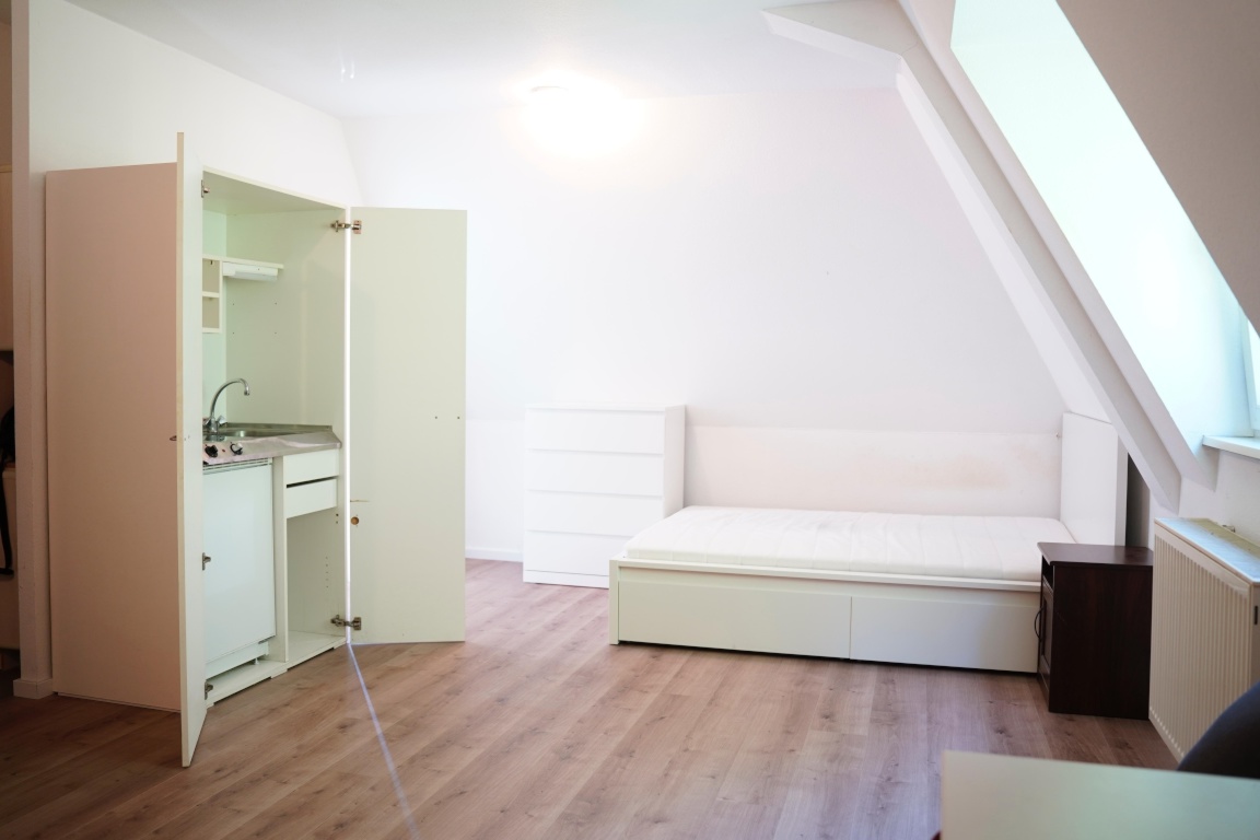 Schöne 1-Zimmer-Wohnung für katholischen, männlichen Studenten – 97082 Würzburg Steinbachtal – Vorschaubild 2
