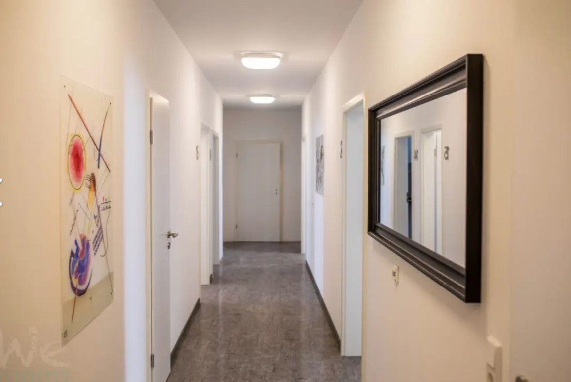Estudio Bahnhofsviertel Taunusstr. HH 2.OG links 00 - Der Flur