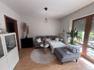 Anzeigenbild: **Zwischenmiete** Attraktive 2-Zi-Souterrain-Wohnung mit kleinem Garten in Büdesheim
