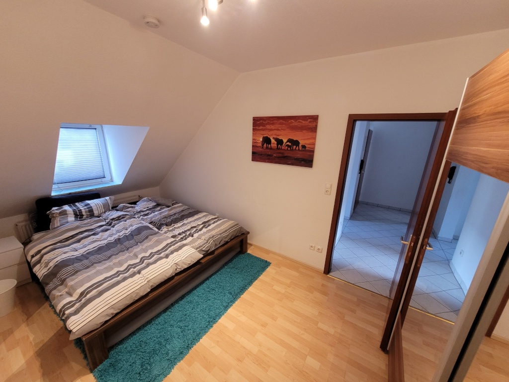 Voll-möblierte gepflegte 2-Zimmer Wohnung zur Untermiete – Hermannstraße, 65183 Wiesbaden Westend – Vorschaubild 2