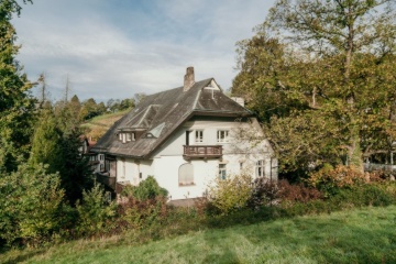 Ad image: Zwischenmiete für geräumiges Zimmer in schöner Altbauvilla am Waldrand