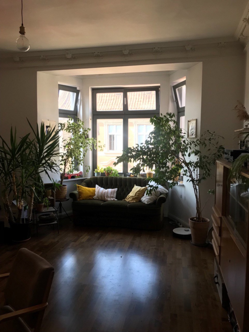 Schöne 3-Zimmer-Wohnung in Magdeburg zur WG-Neugründung / WG-Übernahme — Beautiful and spacious 3-Room Apartment in Magdeburg for New Shared Flat (WG)