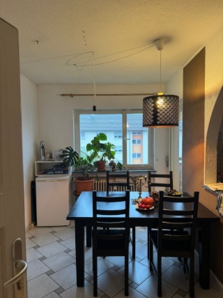 Anzeigenbild: Zu Verfügung steht ein Wg Zimmer an Berufstätige