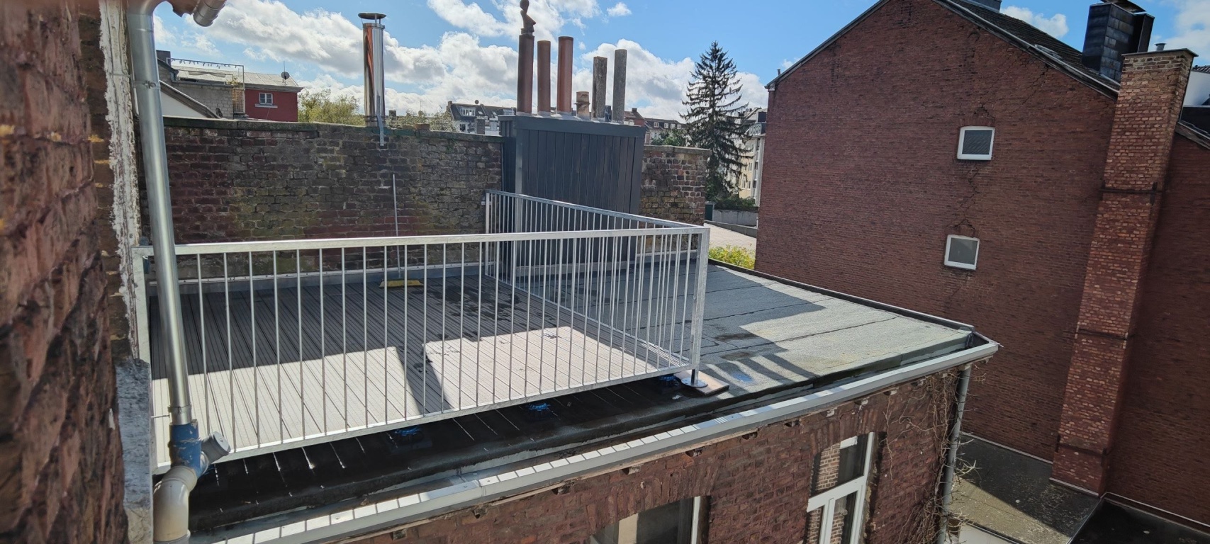Möblierte 2-Zimmer Wohnung im Altbau in sehr zentraler Lage mit Dachterrasse, PV-Anlage und Klimaanlage – Stephanstraße 2, 52064 Aachen Aachen – Vorschaubild 4