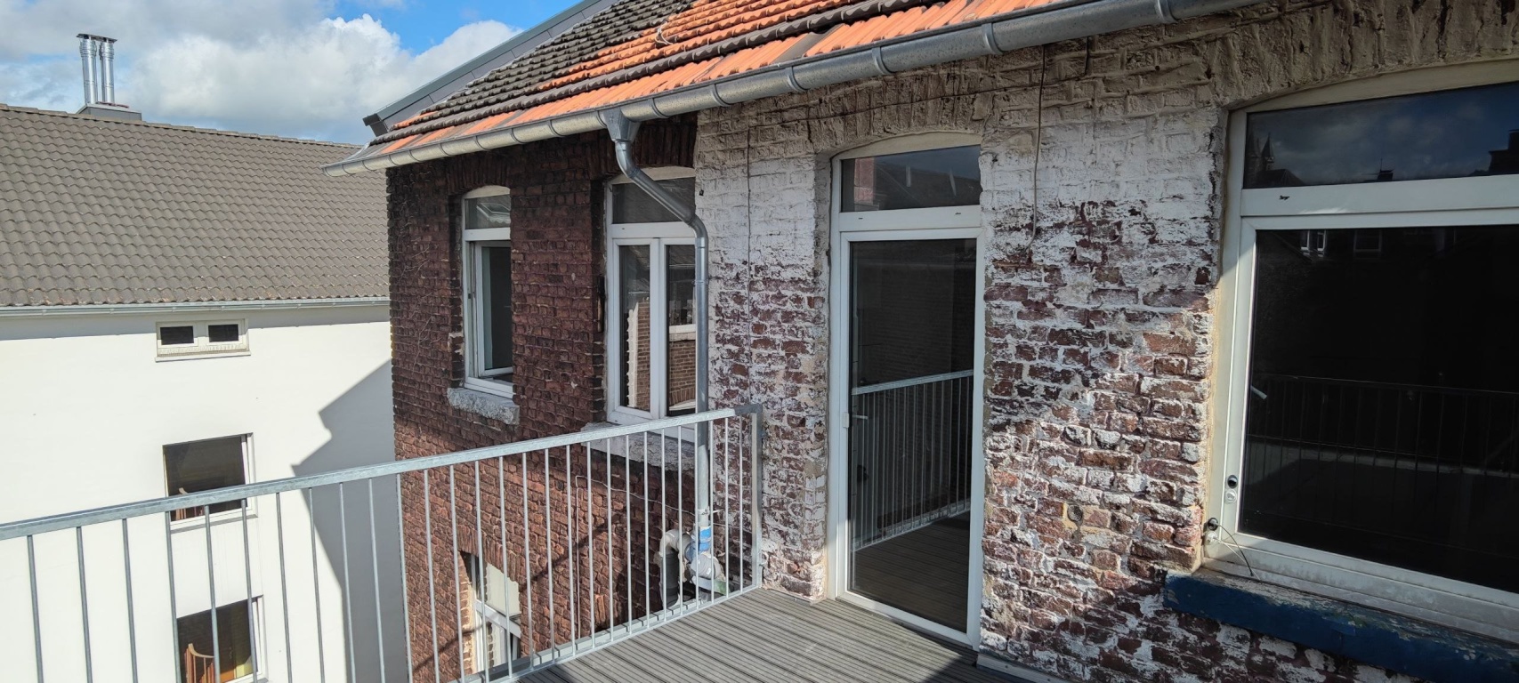 Möblierte 2-Zimmer Wohnung im Altbau in sehr zentraler Lage mit Dachterrasse, PV-Anlage und Klimaanlage – Stephanstraße 2, 52064 Aachen Aachen – Vorschaubild 3