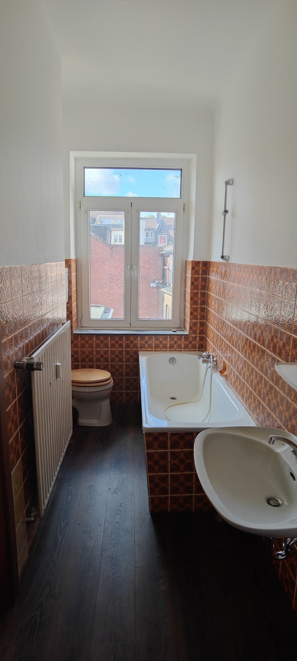 Möblierte 2-Zimmer Wohnung im Altbau in sehr zentraler Lage mit Dachterrasse, PV-Anlage und Klimaanlage – Stephanstraße 2, 52064 Aachen Aachen – Vorschaubild 2