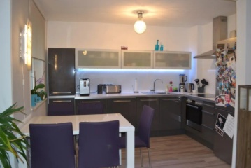 Anzeigenbild: Geschmackvolle möblierte Wohnung mit zwei Zimmern sowie Balkon und Einbauküche in Nürnberg