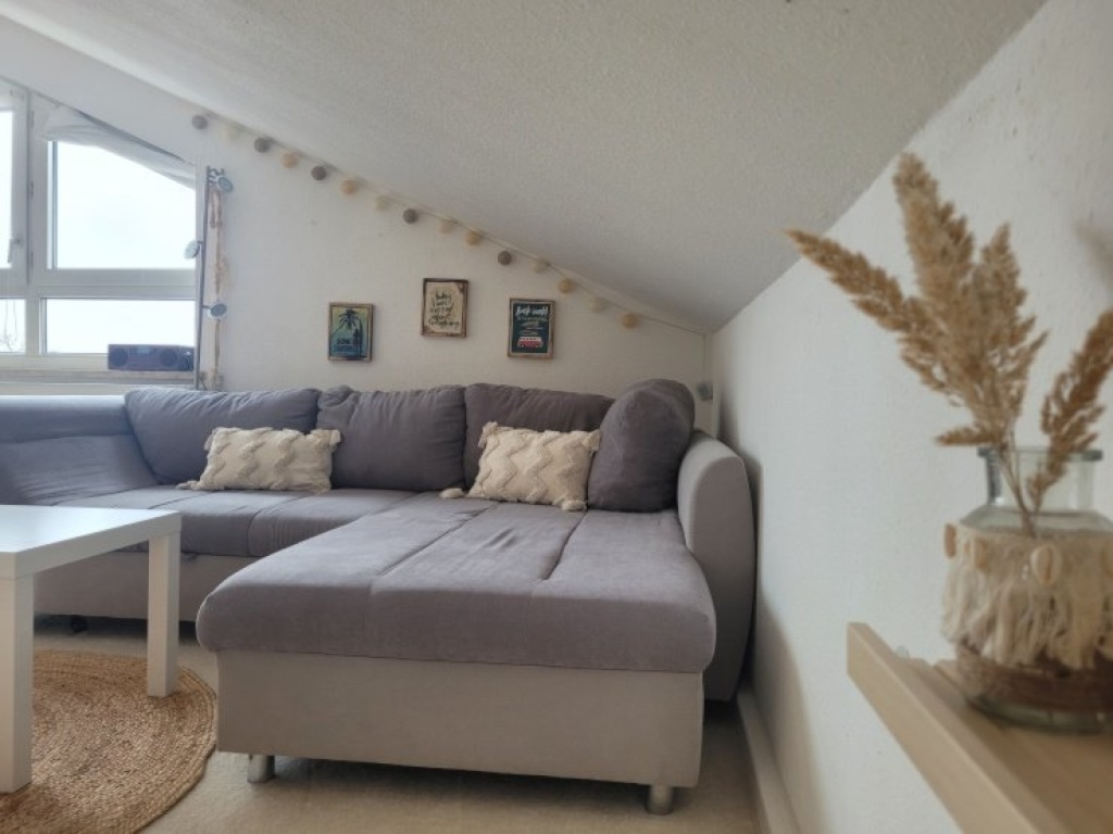 Schönes helles Appartement mit Blick aufs Stadion