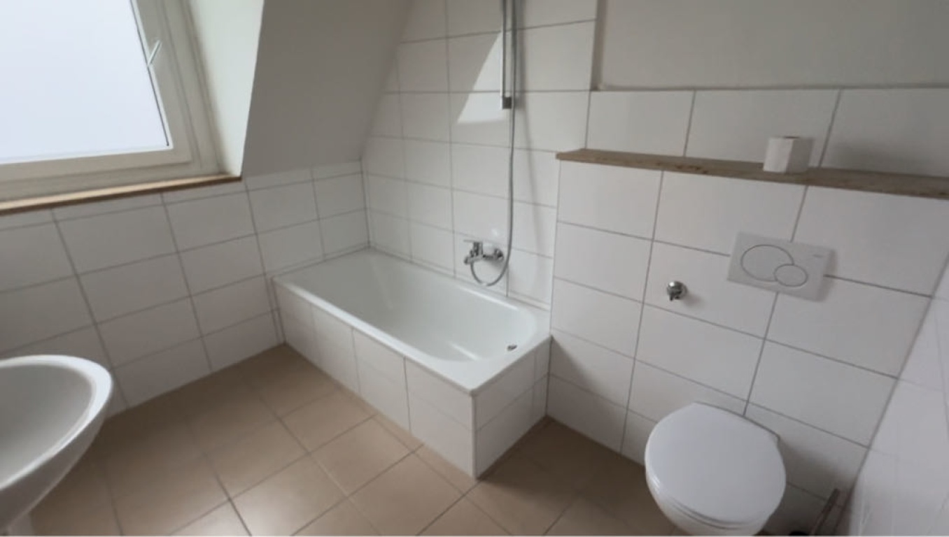 WG-Zimmer Aaseestadt Blumenstr. 24 - Bad