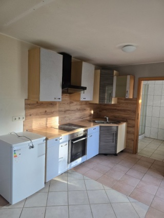 Ad image: 1 - Room apartment with separate bathroom and fitted kitchen in a quiet central location