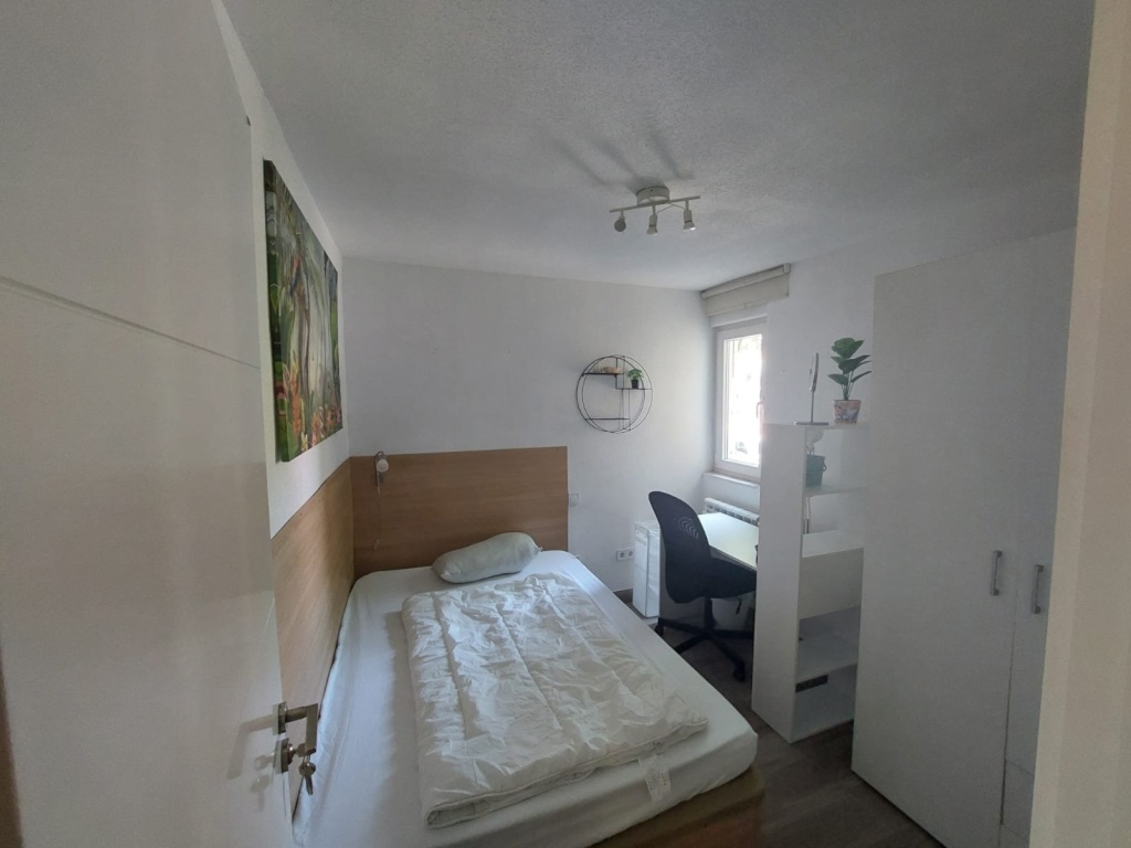 Habitación en WG RENFE-Haltestelle Doce de Octubre - Usera c/Tomelloso 51 - Zimmer "Dschungel" (Z1))