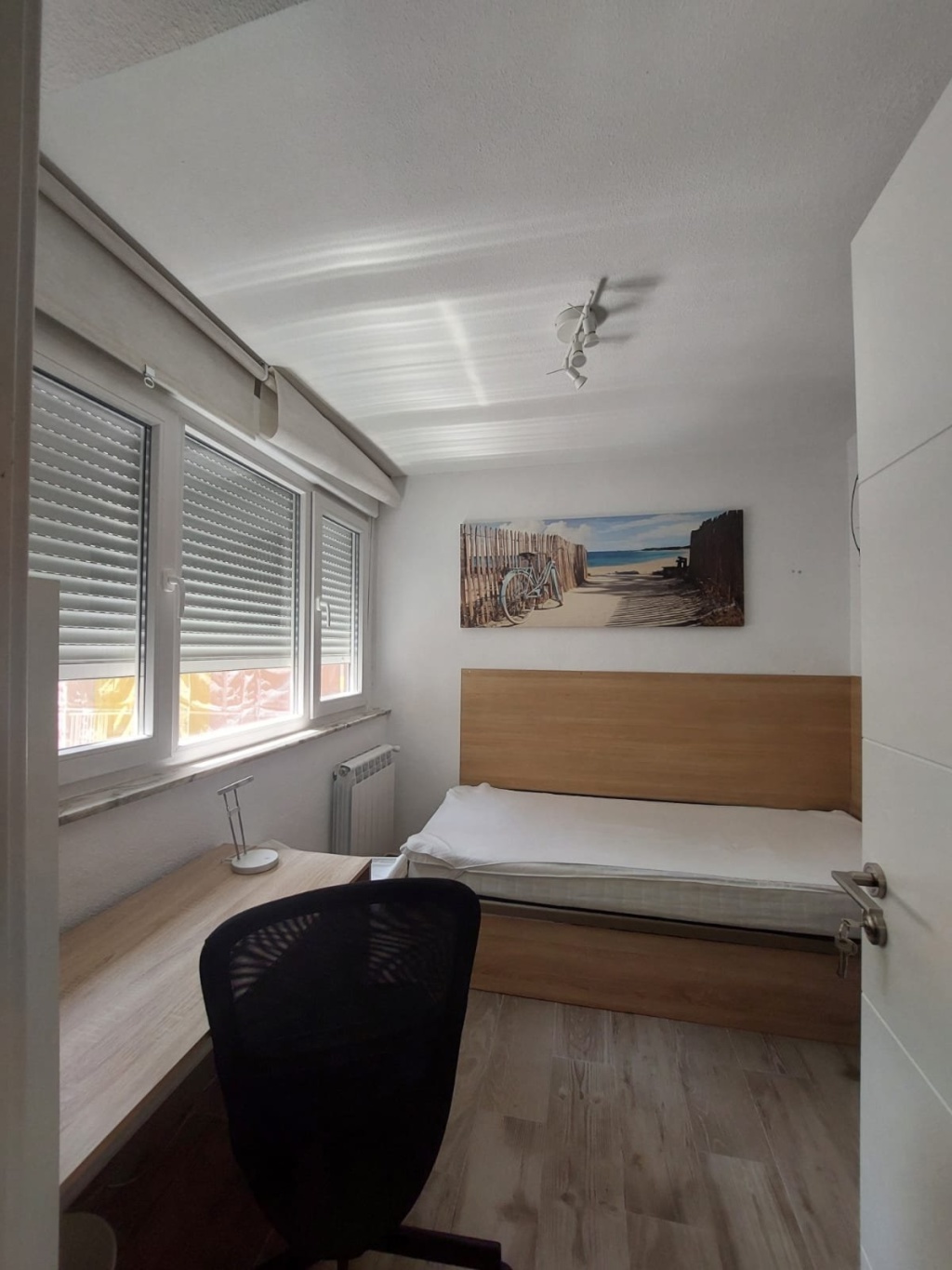 Habitación en WG RENFE-Haltestelle Doce de Octubre - Usera c/Tomelloso 51 - Zimmer "Beach" (Z5)