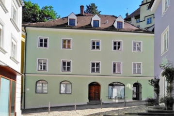 Ad image: WG rooms in historic old town house in spacious 134 sqm apartment