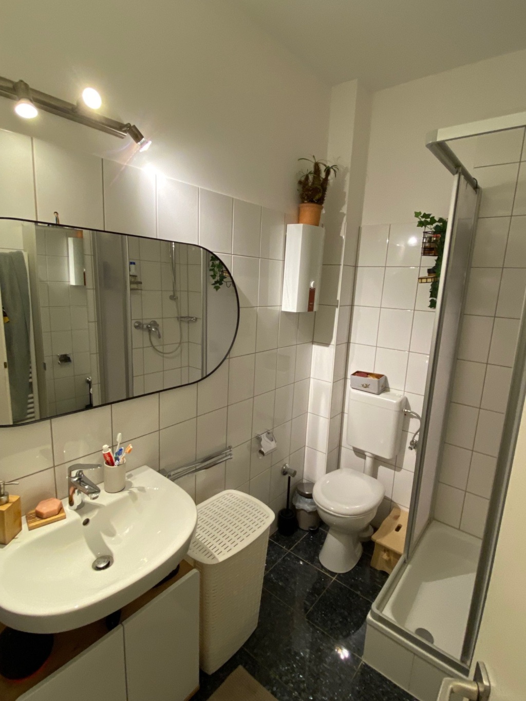 Möblierte 2-Zimmer-Wohnung mit Balkon in bester Lage - befristet für ein Jahr – Landsbergstraße, 50678 Köln Altstadt-Süd – Vorschaubild 5