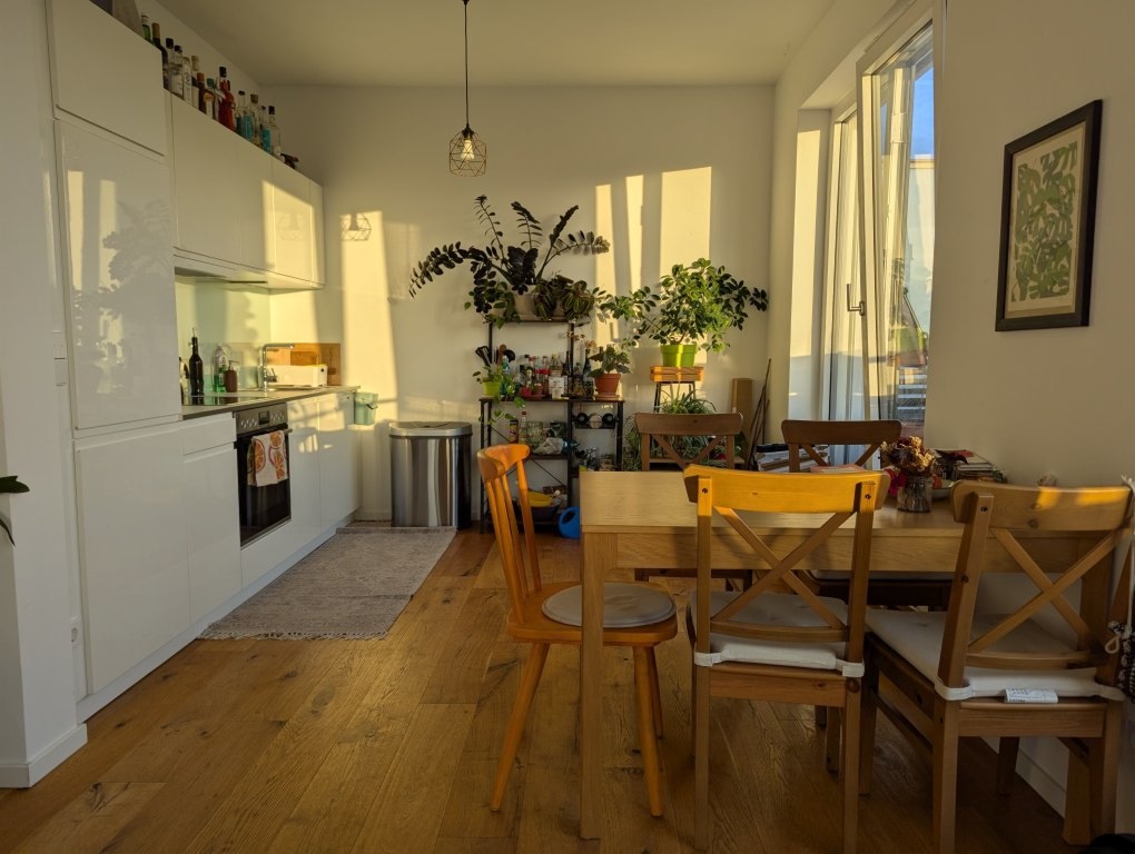 Wohnung Kreuzberg Hasenheide - Dining table and kitchen