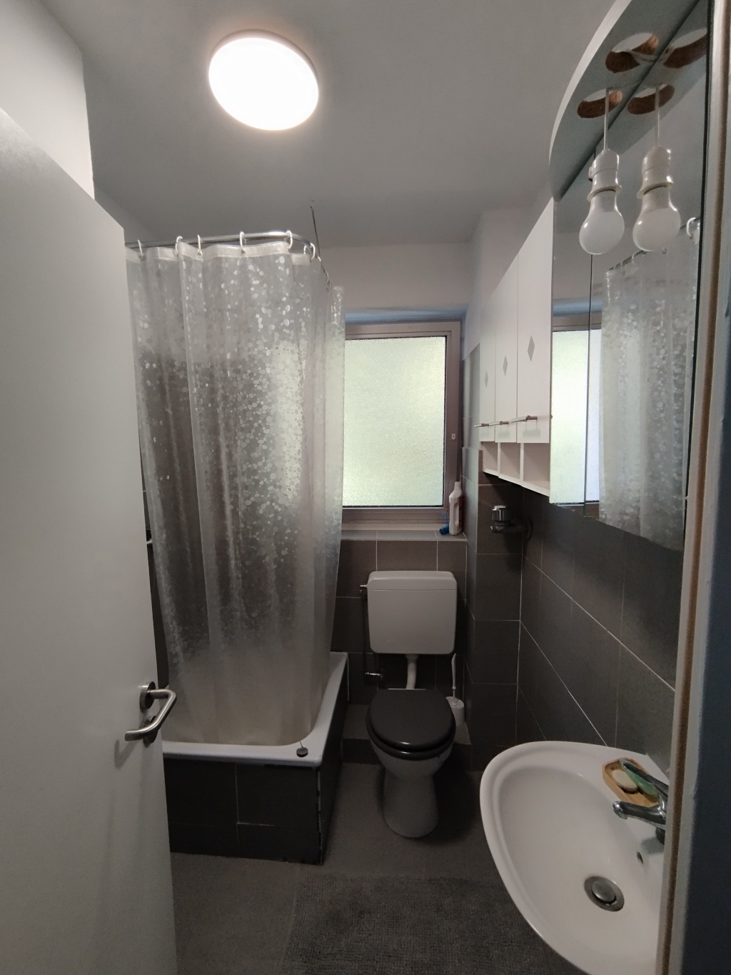 * Möblierte 1,5-Zi.-Wohnung, ab Dezember 2026 für ca. 6 (+/-) Monate ) – 40231 Düsseldorf Eller – Vorschaubild 12