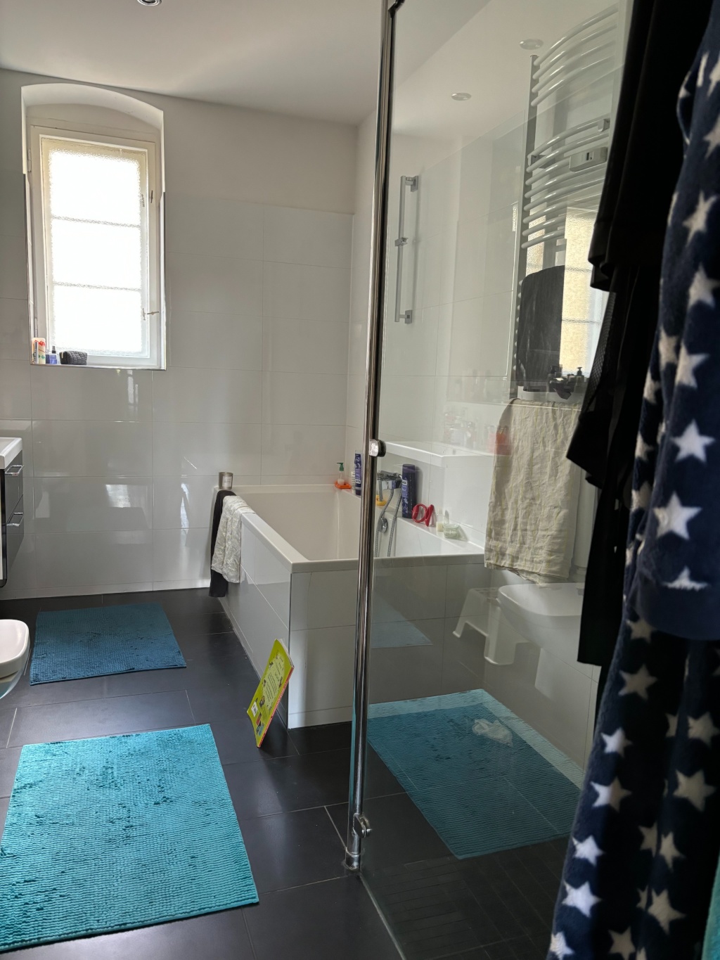 Habitación en WG Charlottenburg-Wilmersdorf Hoffmann-von-Fallersleben-Platz 3 3 - Bathroom
