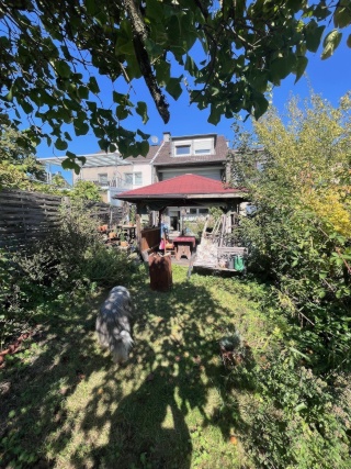 Anzeigenbild: 2 Zimmer frei im 5er WG Haus mit Garten, Sauna und Kellerbar - Nähe Bleibtreusee und Heider Bergsee