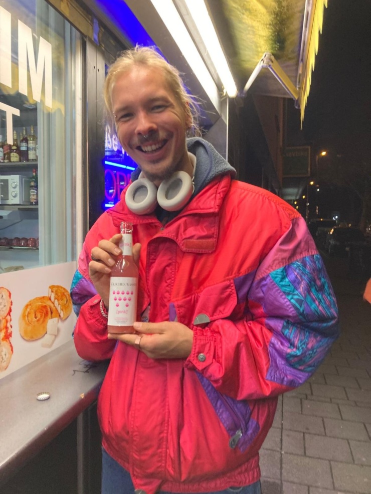 Anzeigenbild: Suche nach freundlicher und kommunikativer WG in Köln :)