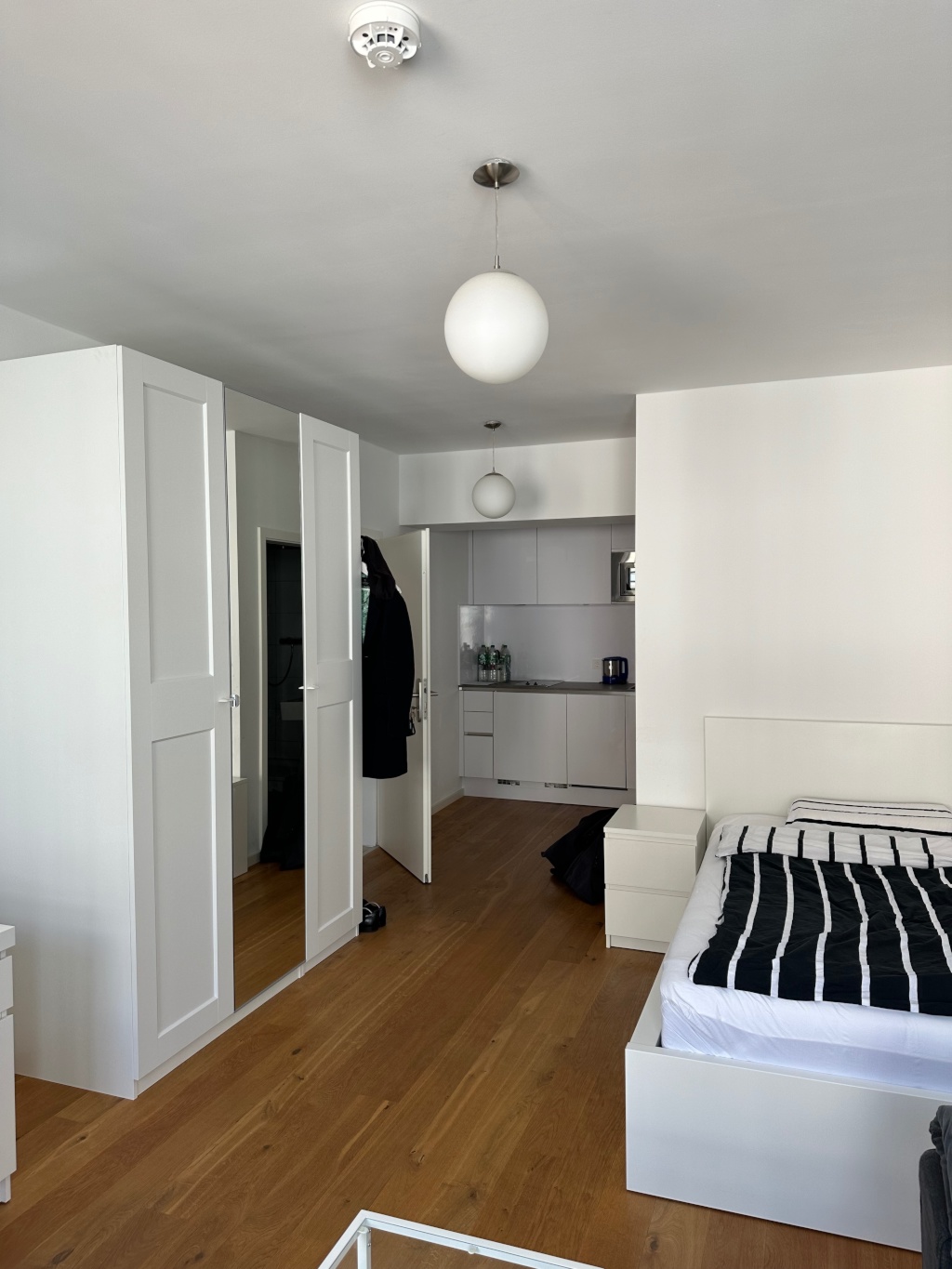 Moderne Wohnung in Stadtmitte – 40210 Düsseldorf Stadtmitte – Vorschaubild 3