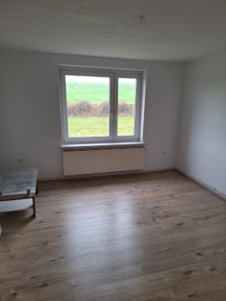 Anzeigenbild: Hübsche 3-Zimmer Wohnung in Mackenrode abzugeben