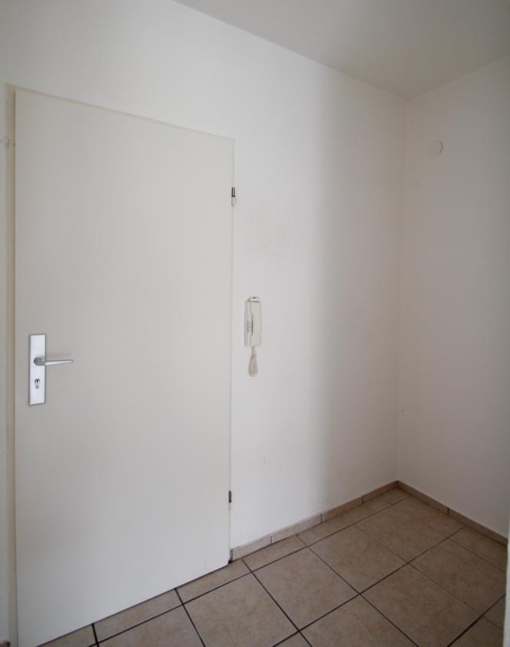 Möblierte 1-Zimmer-Wohnung mit Balkon für Studenten – Königswintererstraße 717, 53227 Bonn Limperich – Vorschaubild 4