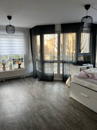 Anzeigenbild: WG Zimmer mit Balkon frei vom 16.05.2026 bis zum 08.08.2026