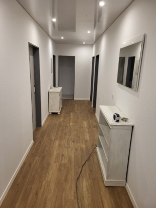 Anzeigenbild: WG Zimmer in einer neu renovierten WG Wohnung mit eigenem Bad