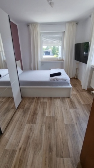 Anzeigenbild: Große Haus-WG mit Garten (möbliertes Zimmer)