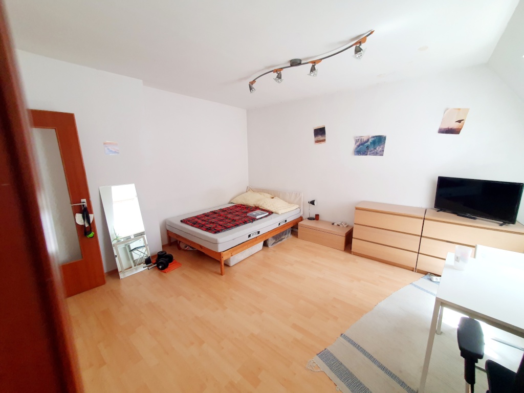 BEFRISTET/ LIMITED - ONLY 2 weeks - 1,5 rooms Schwabing