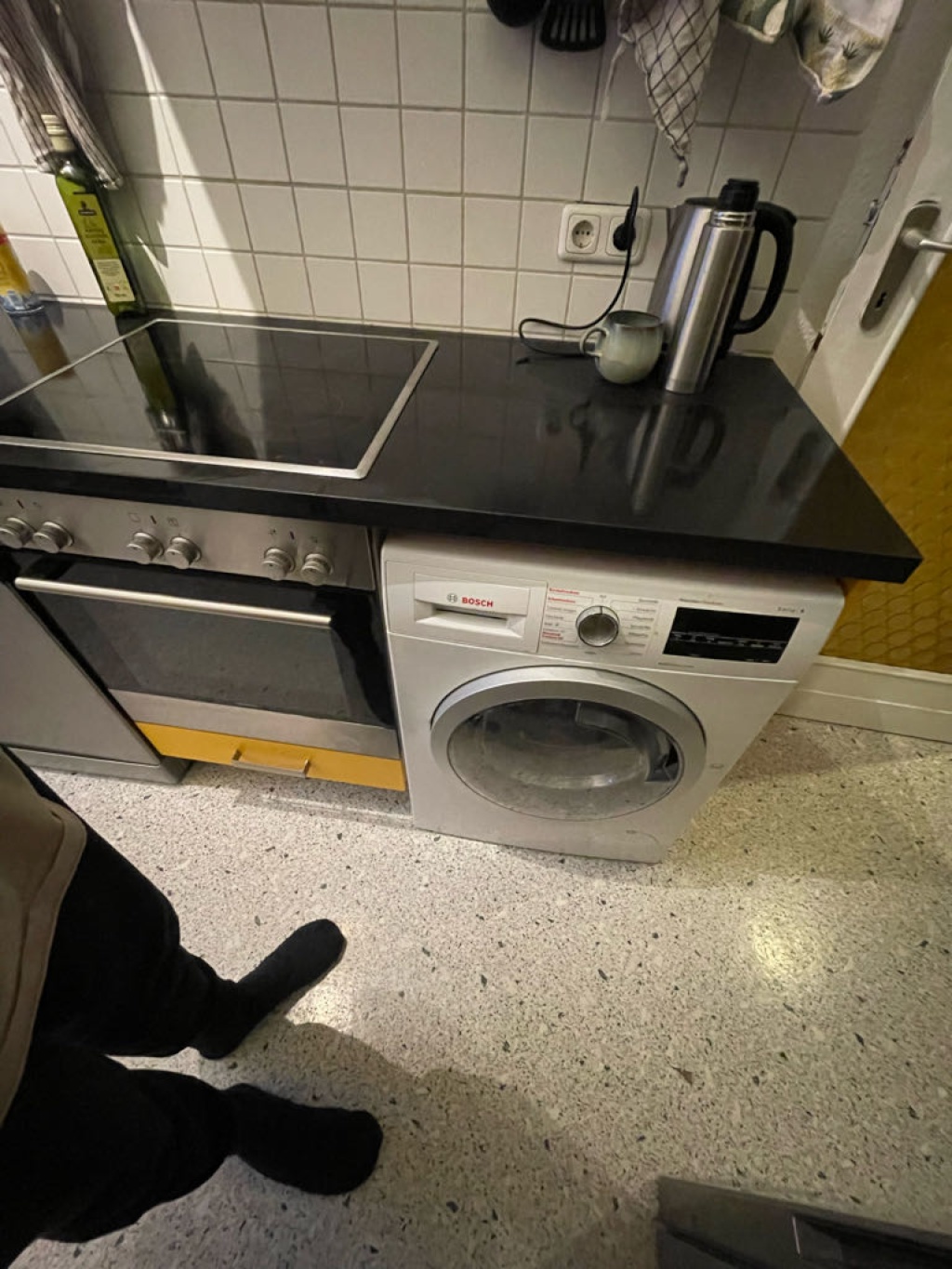 Wohnung Neukölln Weisestraße 43 - dishwasher, oven/stove and washing/dryer machine