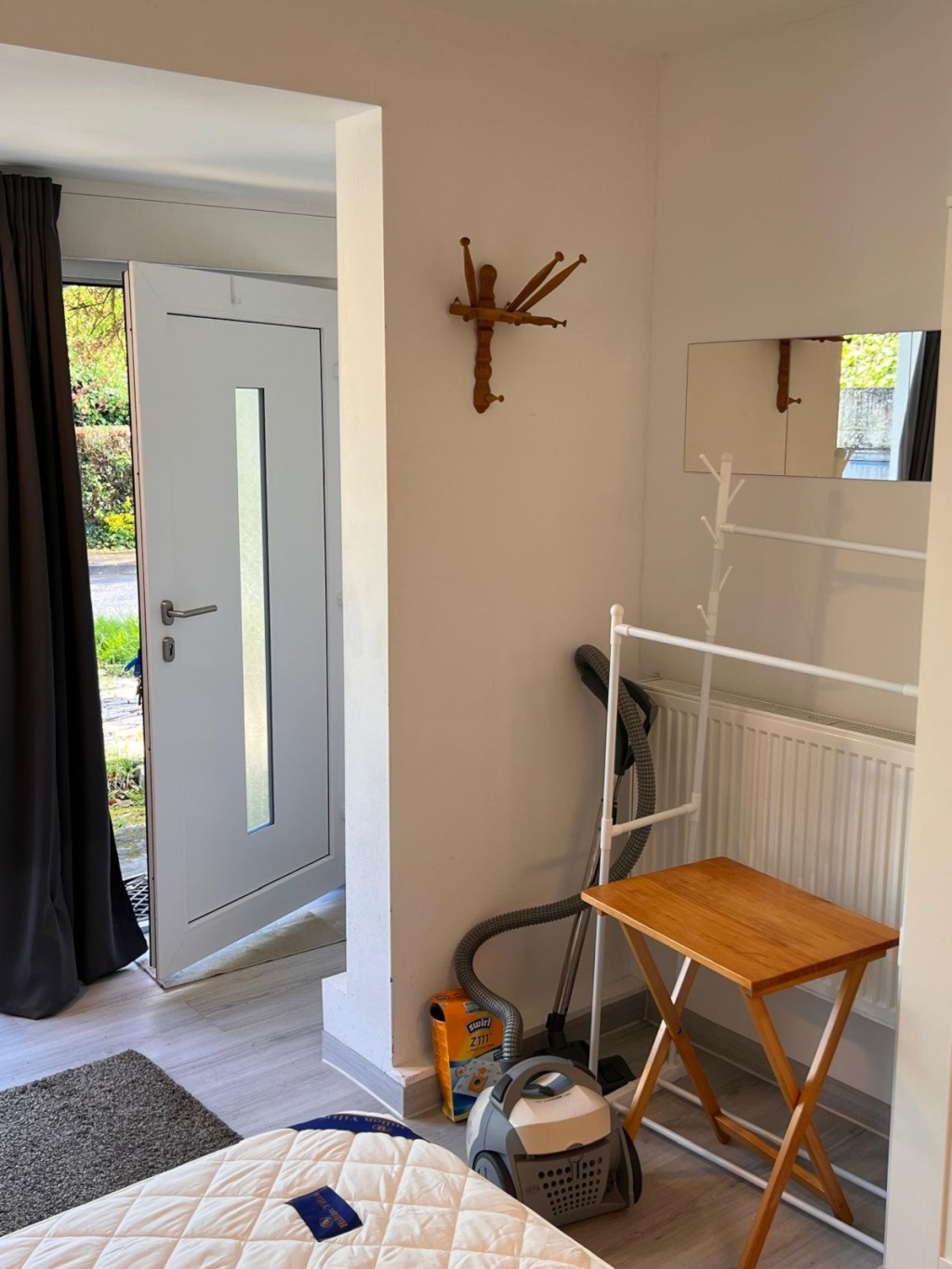 31 qm voll möblierte Einlieger-1-Zimmer-Wohnung Nr. 8 mit eigenem Hauseingang, Bad, Einbauküche, Waschmaschine, Garten, Stellplatz in Uni-Nähe - frisch renoviert – Äskulapweg 5, Apt. 8, 44801 Bochum Querenburg – Vorschaubild 9
