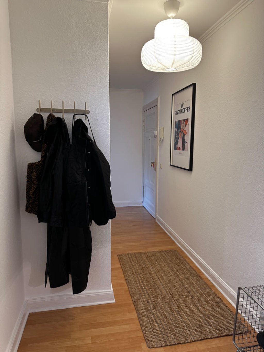 Wohnung Charlottenburg Wilmersdorfer Straße - Flur mit Blick auf Eingangstür