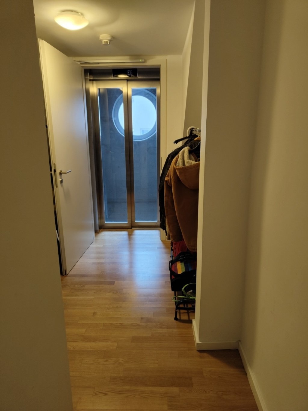 Habitación en WG Mitte Calwer Straße - Aufzug in die Wohnung