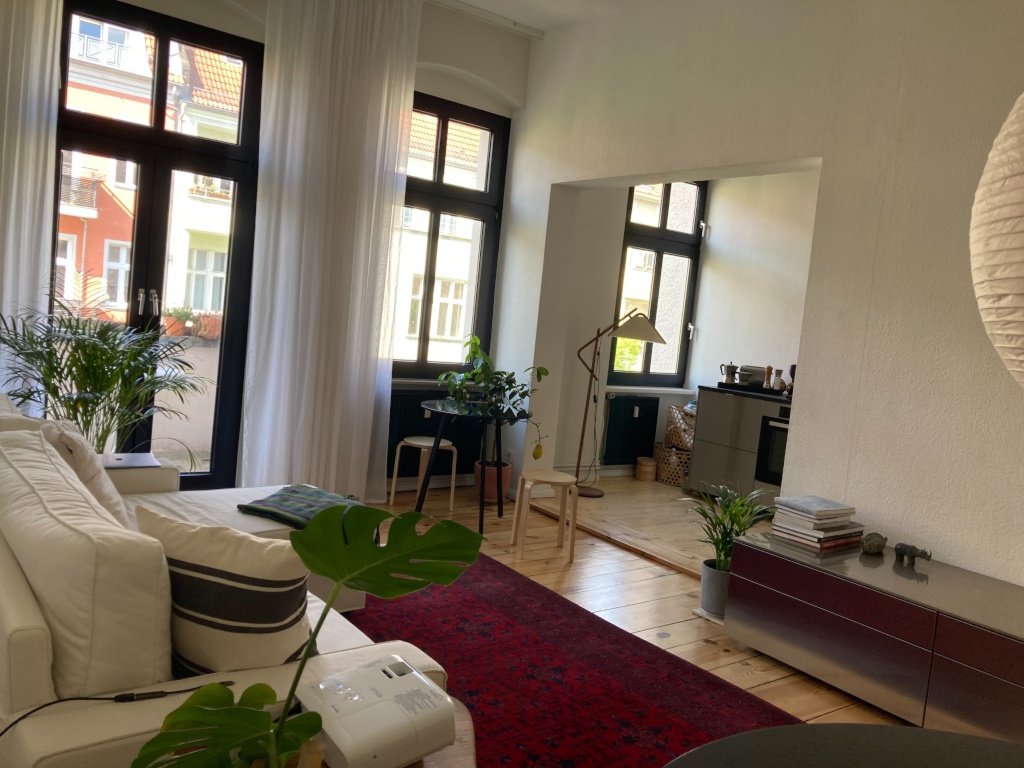 Helle Wohnung zur Untermiete in Sonntagstr. (Òkt 1. - Dez 20.; flexibel)