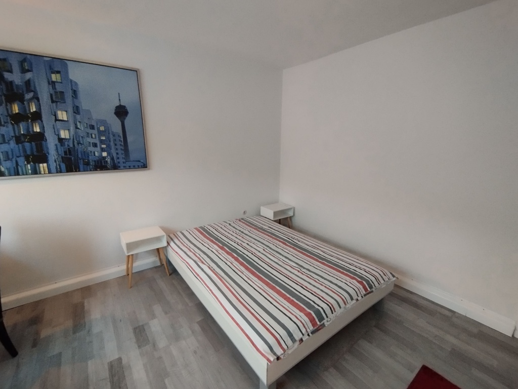 * Möblierte 1,5-Zi.-Wohnung, ab Dezember 2026 für ca. 6 (+/-) Monate ) – 40231 Düsseldorf Eller – Vorschaubild 2
