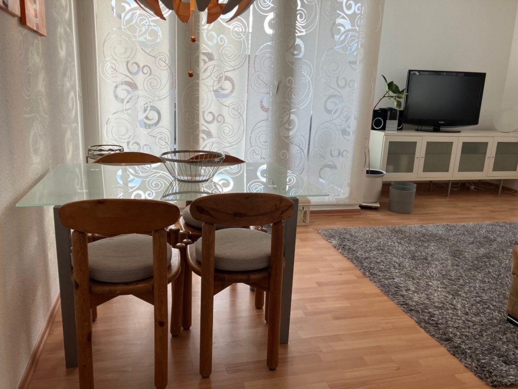 Helle superschön möblierte 2-Zimmer-Wohnung