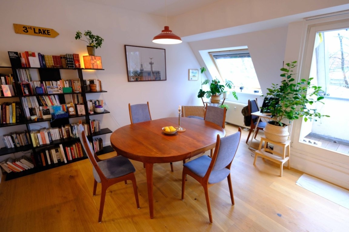 Bright and comfy flat with balcony in Prenzlauer Berg/Weissensee - 1.000,00 € per month warm – Streustraße 11, 13086 Berlin Prenzlauer Berg – Bild 1 von 6