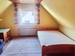 Ad image: Kleine Dachgeschosswohnung