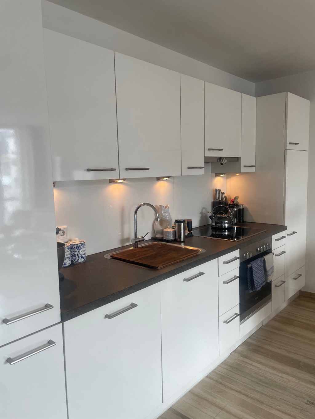 Schöne, möblierte und helle Wohnung mit Balkon in der Maxvorstadt ( 28.08.26-07.09.2026) – Georgenstraße 25, 80799 München Maxvorstadt – Vorschaubild 4
