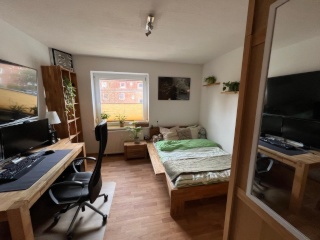 Anzeigenbild: Möbliertes WG-Zimmer in 3er WG